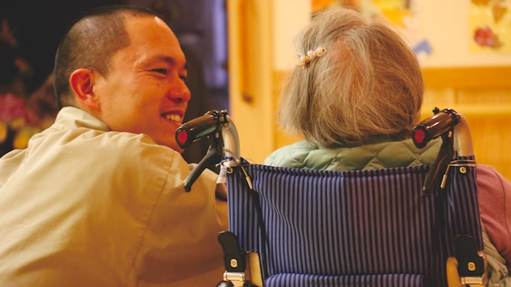 「お坊さんのいる病院」その人らしく最期まで生き抜くサポートを