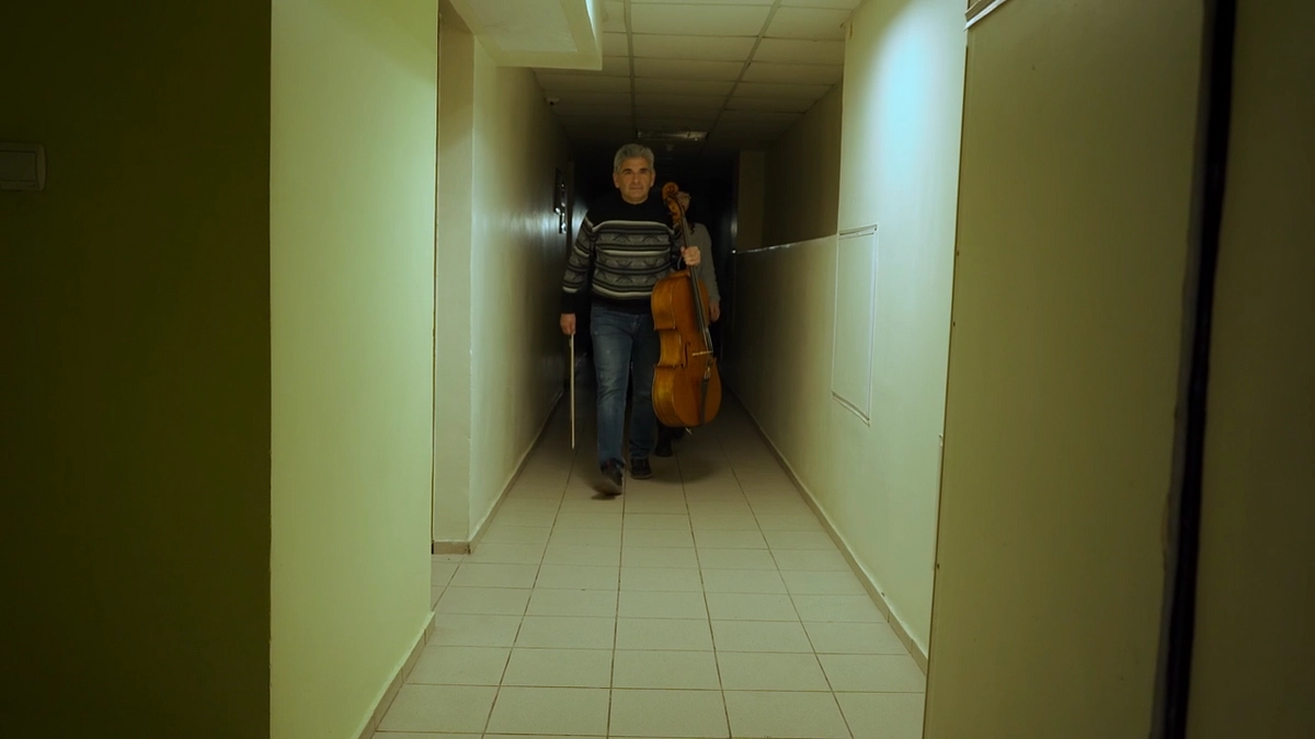 オデーサ歌劇場近くには、今日も爆撃が迫っています。