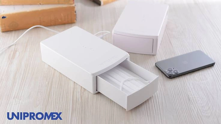 いつも清潔なマスクで。【日本製】マスク除菌ケース「紫外君」