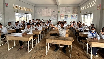 カンボアジアの子供たちへ電気を供給したい。 のトップ画像