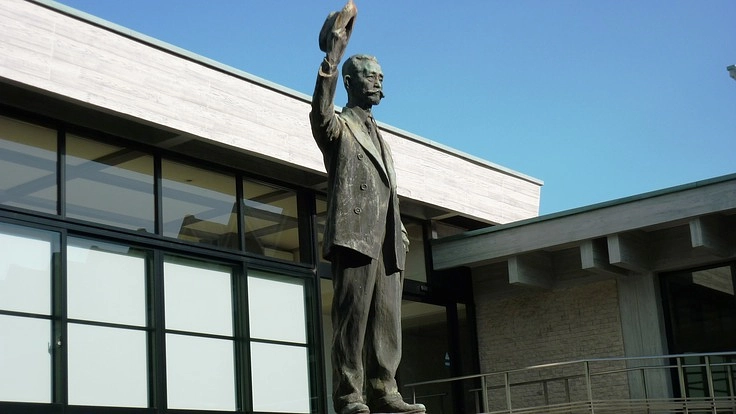 創刊60年の定期刊行物『世界と議会』。記念号の発行を皆さまと共に