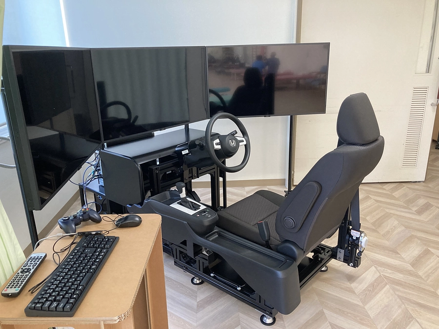 運転シミュレーター納品！！