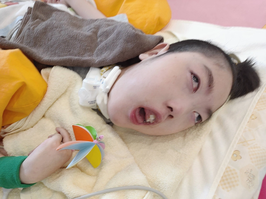 みんなで雨傘づくりをおこないました。