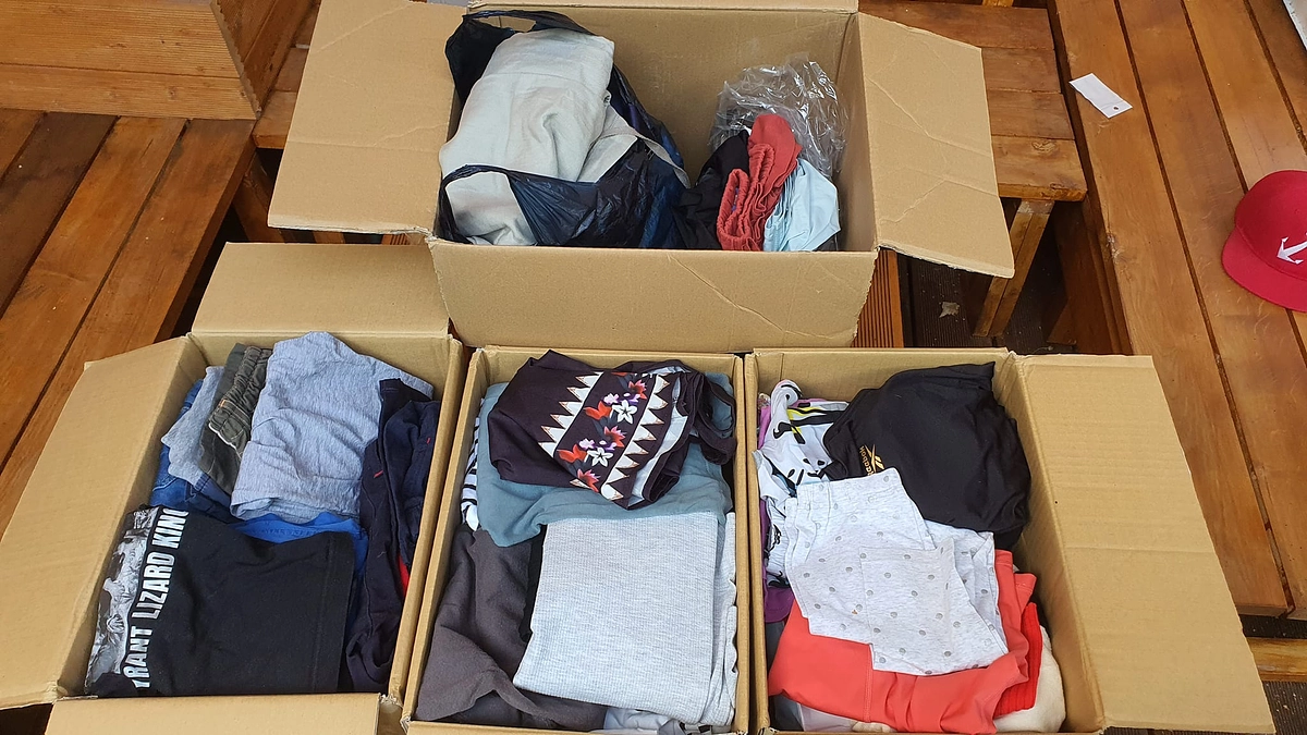 日本の皆様から集めていただいた衣服