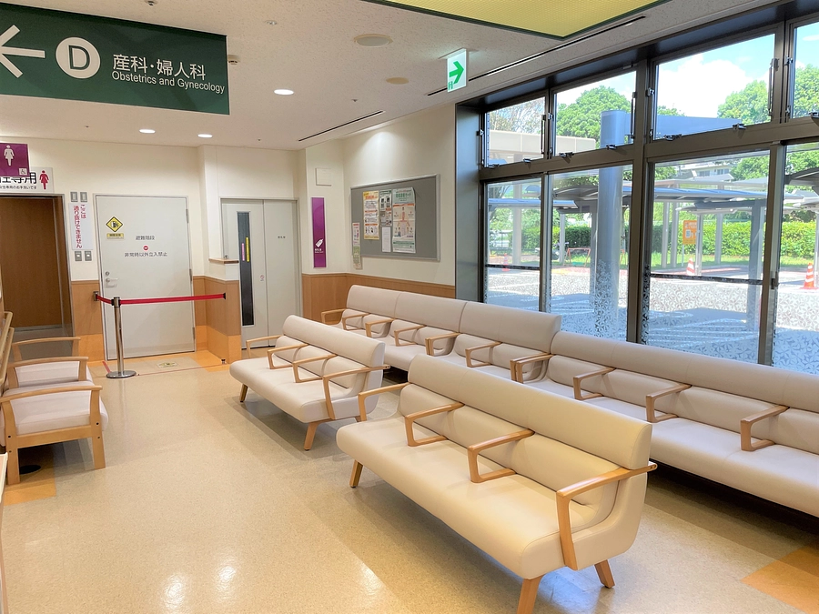 待合室の椅子をリニューアルしました!!