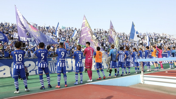 新たなエンブレムと共に|モンテディオ山形ビッグフラッグプロジェクト