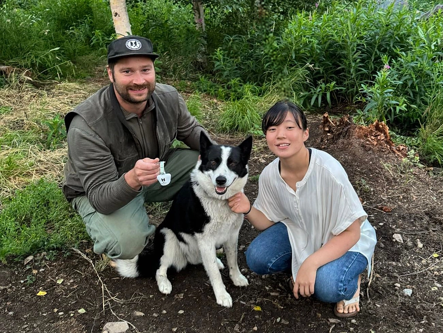 リターン品のオリジナル熊鈴とステッカー、配送しました！