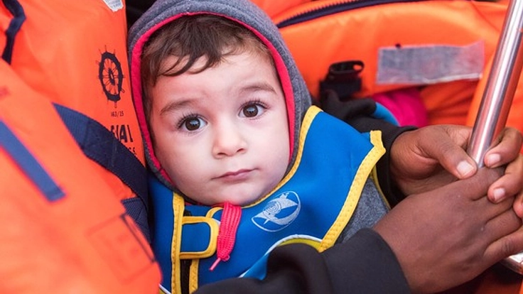 命がけの地中海横断！祖国を逃れた難民たち、20万人からのSOS