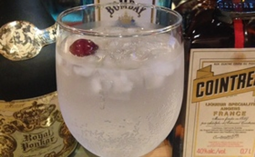 Tシャツ１枚とライブ招待券×２