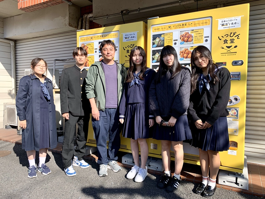 高知商業高校2年6組の生徒さんが、フードロス削減の取組みについて取材に訪れました！