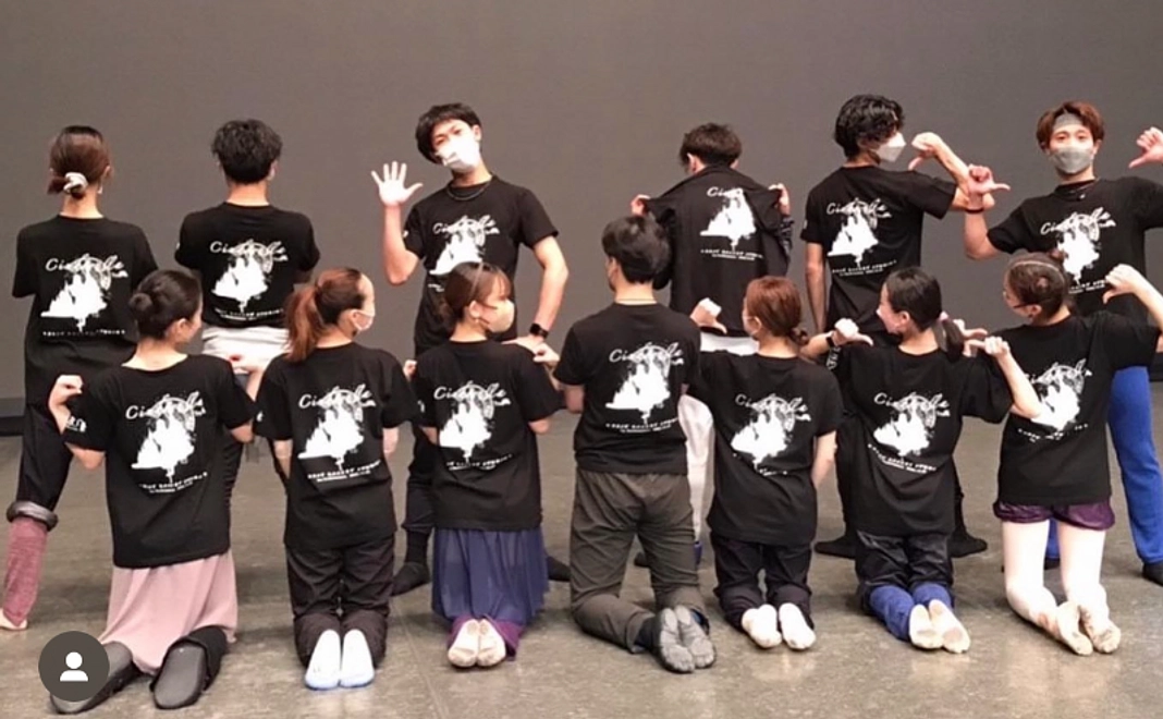 ＜NEW＞お好きなゲストダンサー又は 彩夏先生&れお先生のサイン入りTシャツ