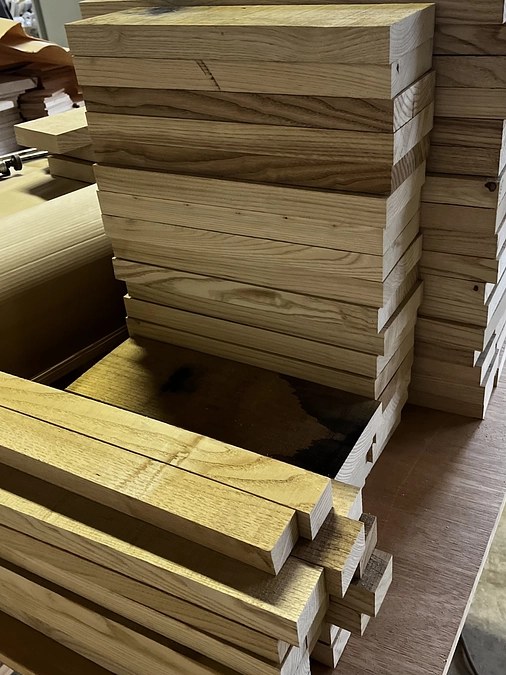 木製品作りを進めています