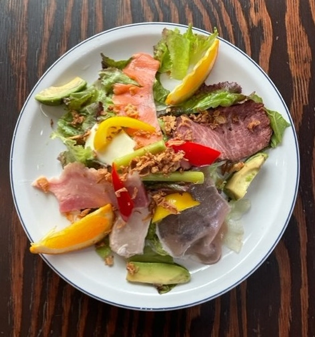 取材現場での気づきを誌面充実に役立てる