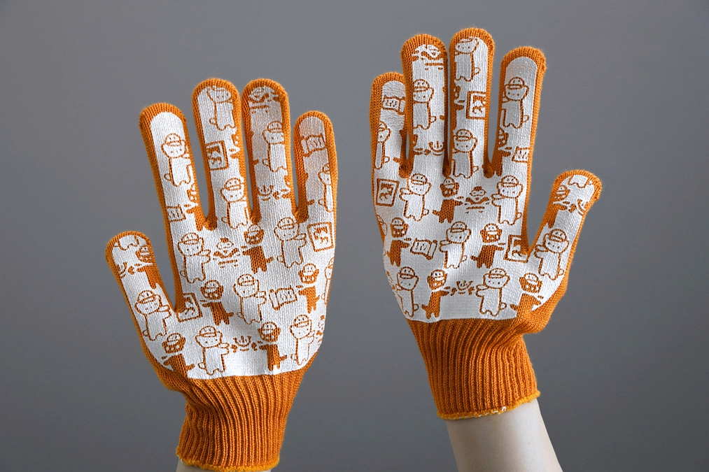 返礼品のご紹介①オリジナル軍手、雄勝石プレート