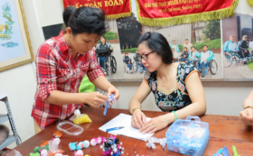 お礼状と完成した教室のポストカード