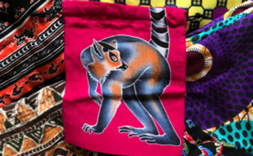 マダガスカルの布を用いた【巾着】×２