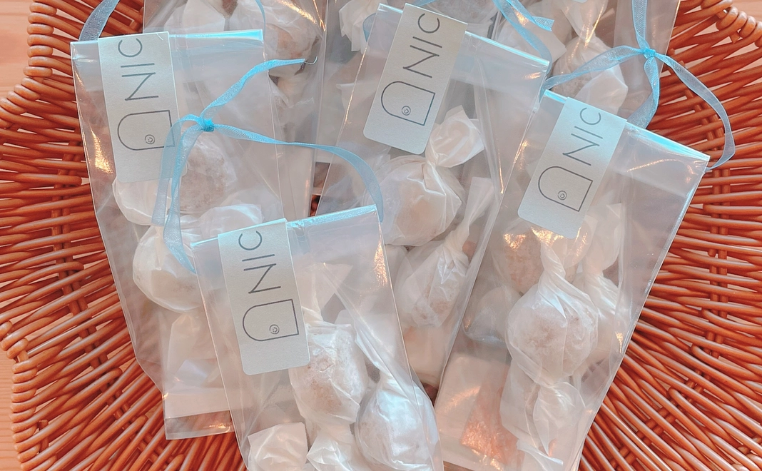 感謝のメールと米粉の焼菓子をひとつ