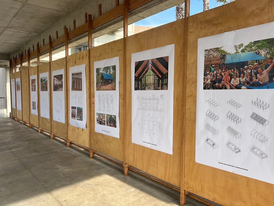 3/26 カトリカ大学での展示開始