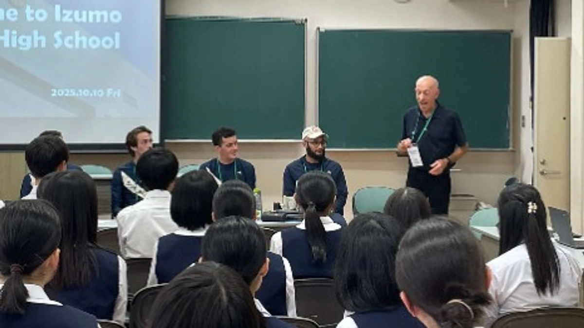 出雲高校を訪問し国際交流を行いました