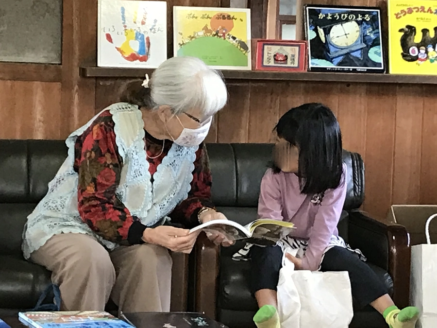 阪合部classで絵の本ひろば　いい感じですね