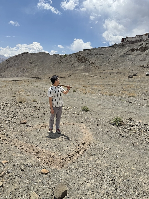 淺井裕介さんの最大級の地上絵へむけて