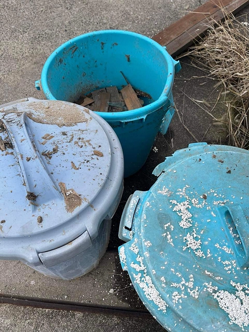 崩れた家屋から救い出したお米　　　2月24日