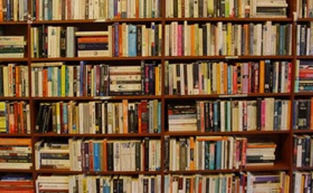 ＜走るブックカフェ＞にあなたの好きな本を置ける権利