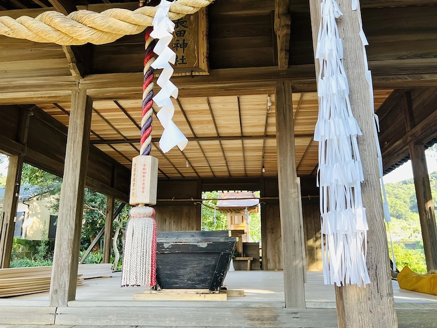 プロジェクトから3年で拝殿も美しく！＋新しいプロジェクトのご支援のお願いです。