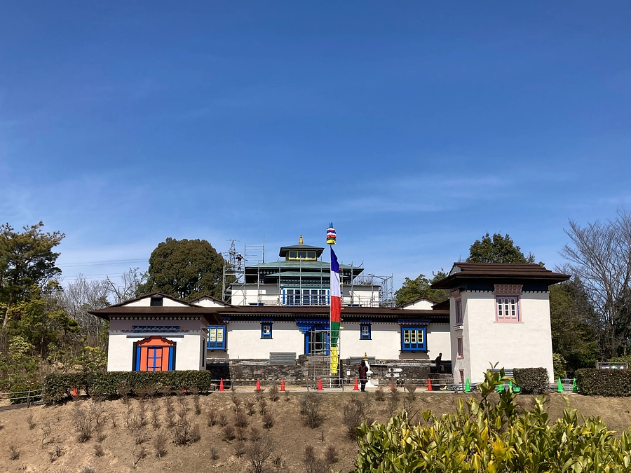 祈祷旗の交換作業をおこないました