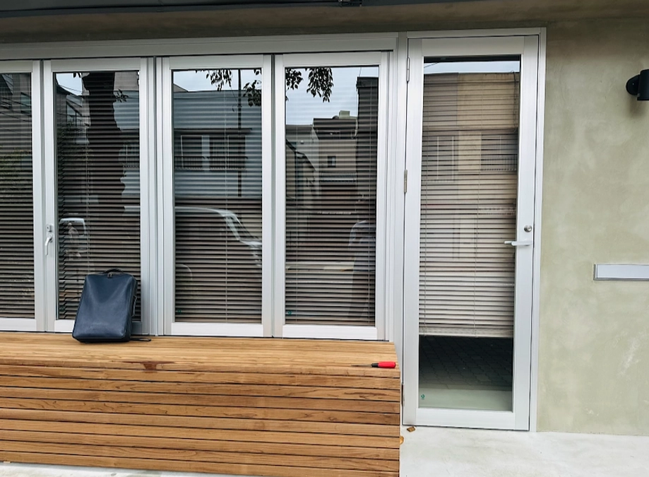 工事進捗：namespaceの顔の一つ。縁側ベンチがつきました(業務連絡：領収メールを送付しました)