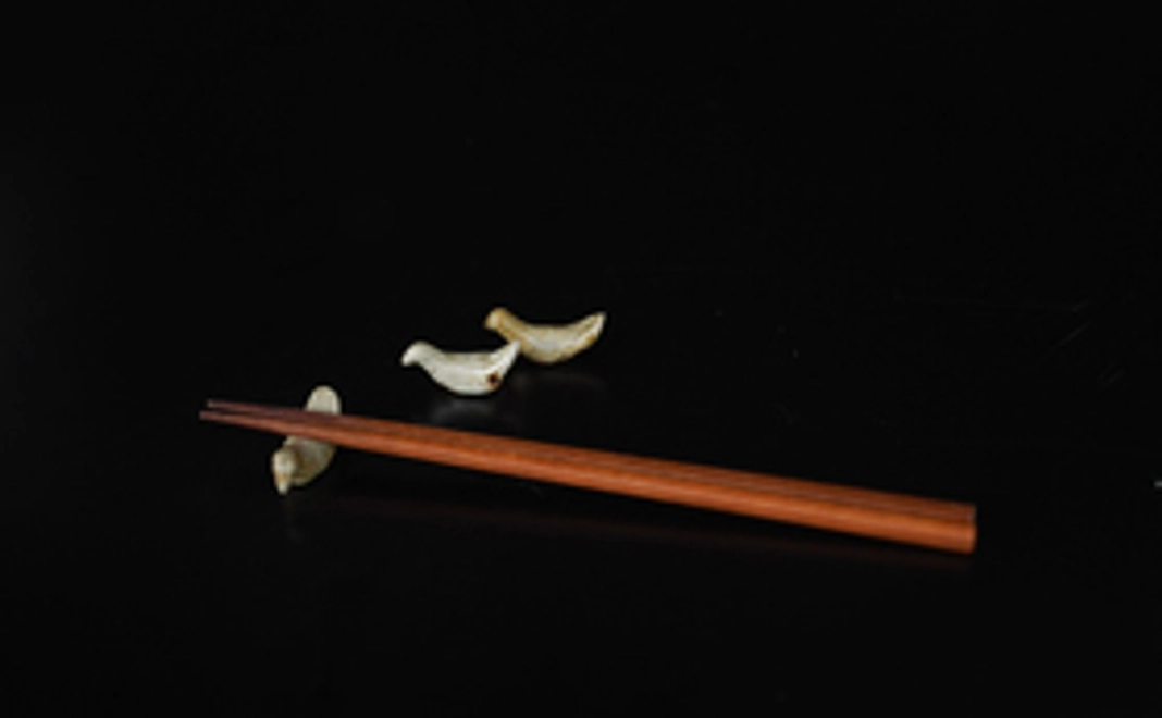 2.粉引　鳥形　ハシ置き