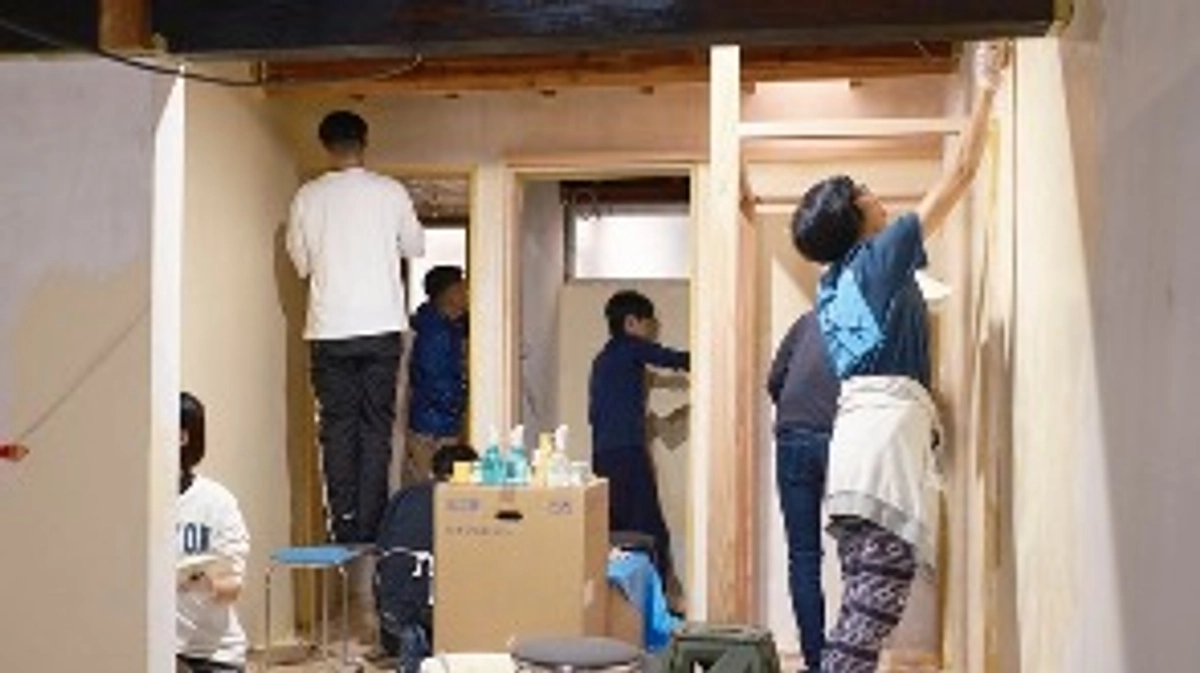 11/2 yohaku で壁塗りをしました！