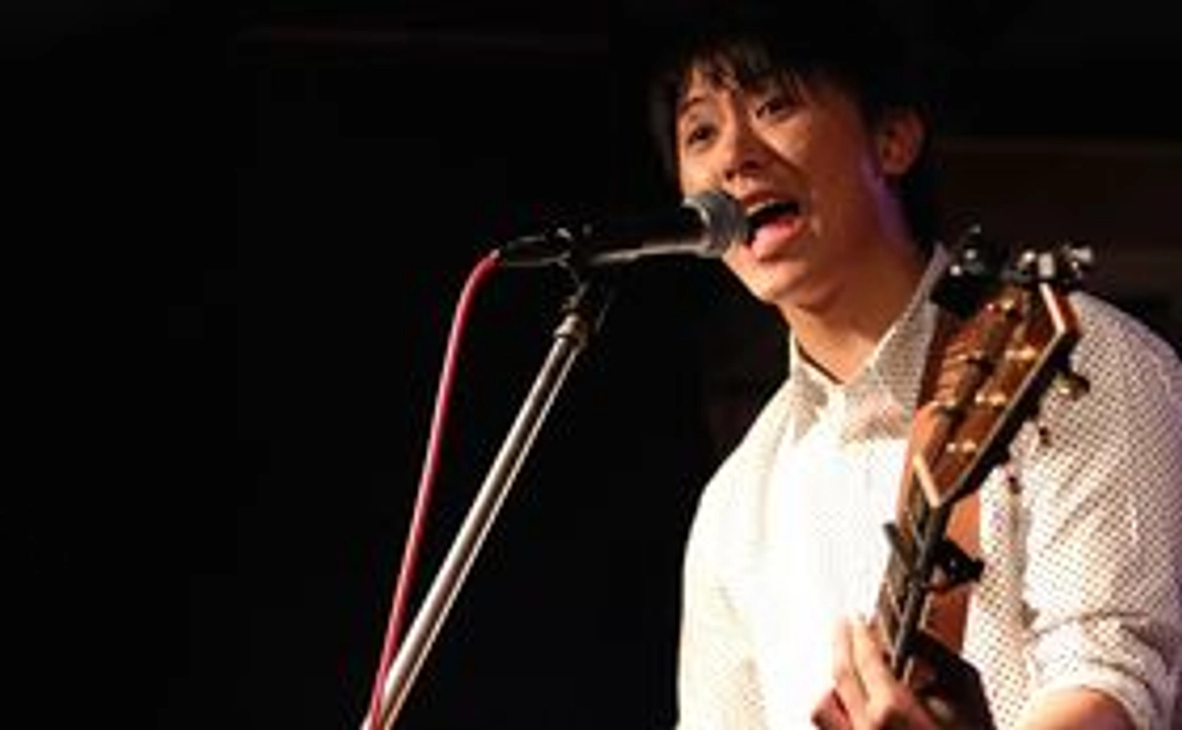 サイン入りのDVDとalbumをお届け！