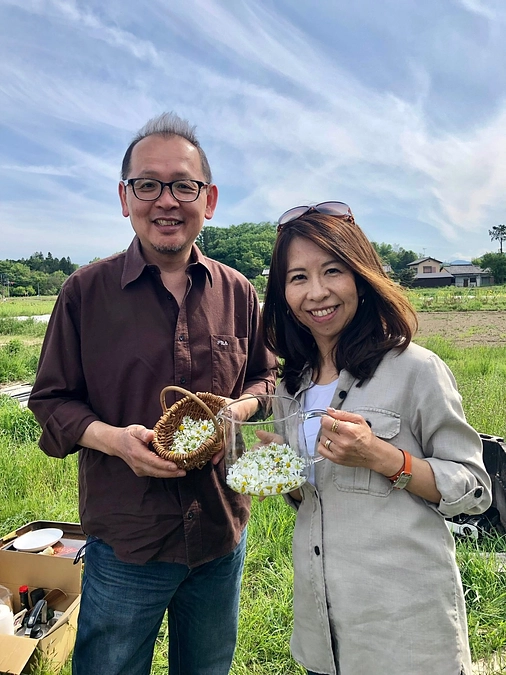 「幸福学」第一人者の慶應義塾大学前野隆司先生と奥様のマドカ様より応援コメントをいただきました。