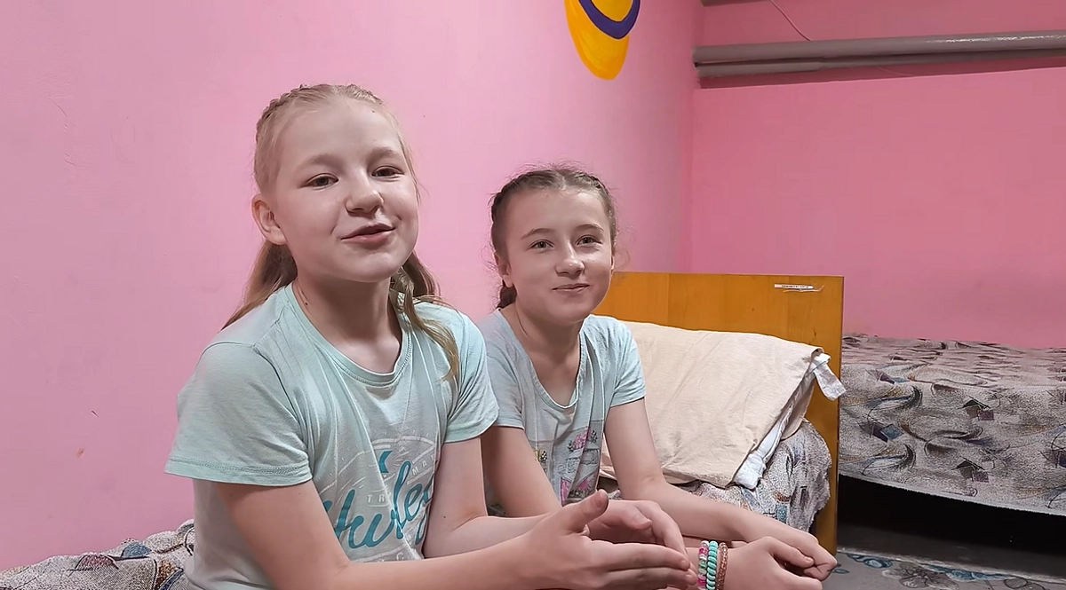 希望を失わない孤児院の少女たち