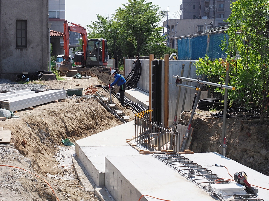 人の手が、いただいた想いとともに築く止水壁－工事現場の今