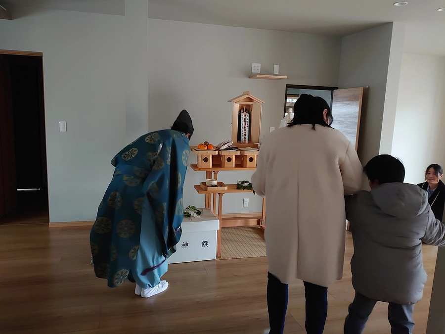 11月末、放課後等デイ・子どもの居場所となる建物を和田八幡宮様に守って頂きました。