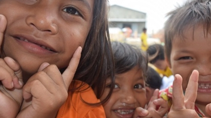 カンボジアの子供達へ衣類１万着を届け、病気や事故から守りたい