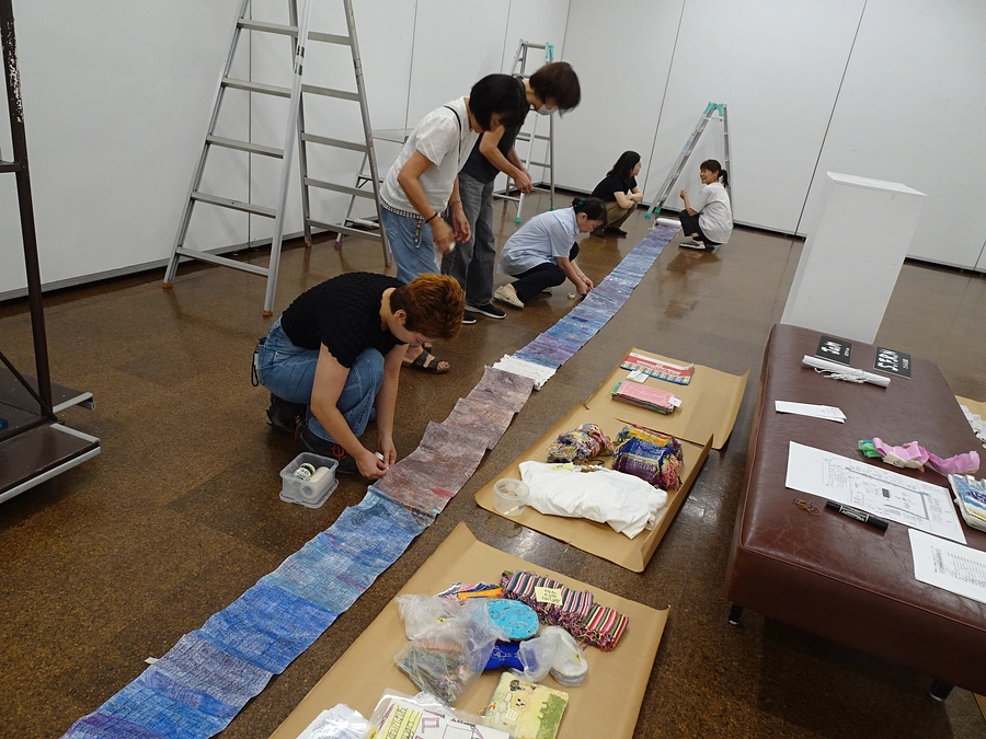 展示作業が始まりました