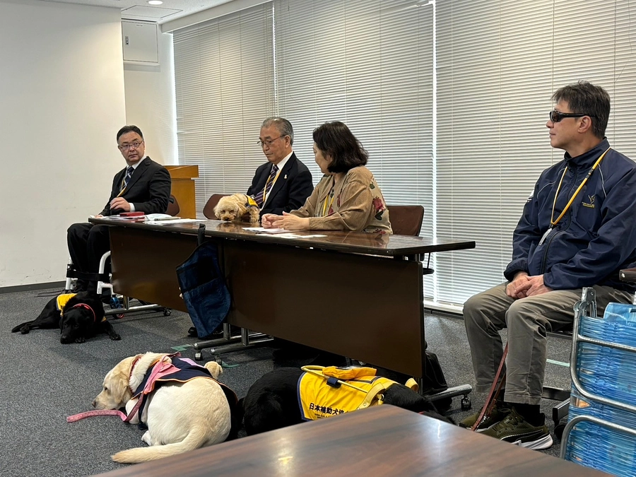 記者会見を行いました。