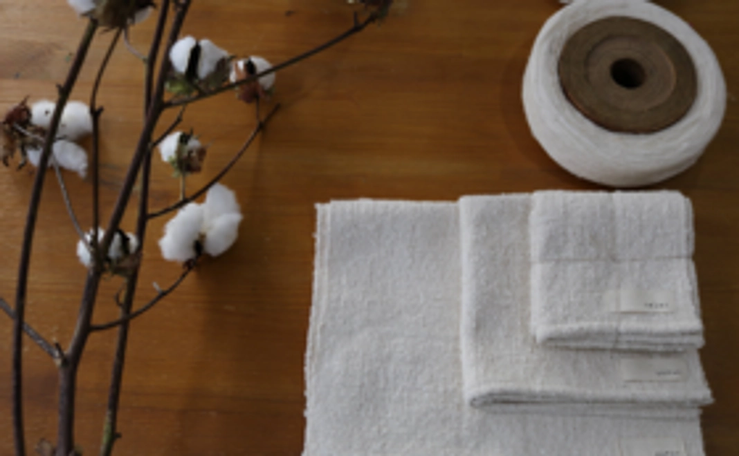 【1万円】ガラ紡のハンカチと「さをり織りのくるみバッチ」のセット