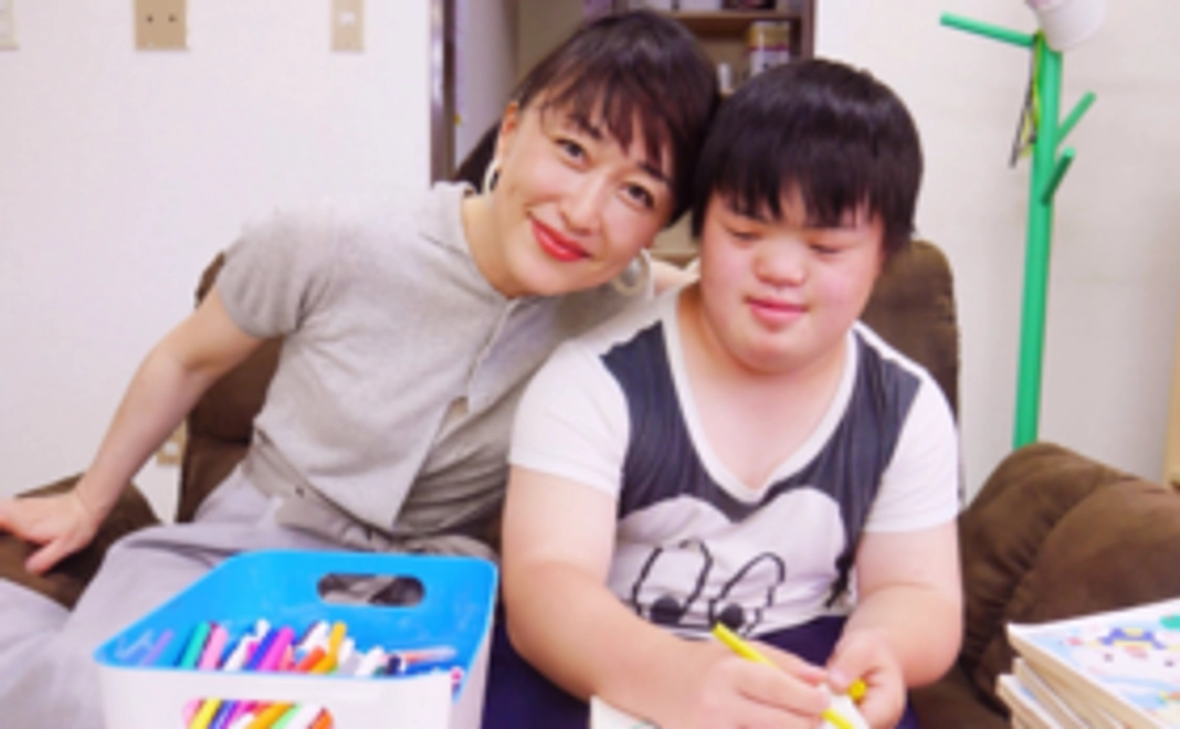 作品のポストカード５枚セットをプレゼント