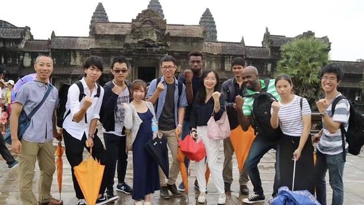 日本で悩みを抱えている外国人を手助けするサービスを作りたい！