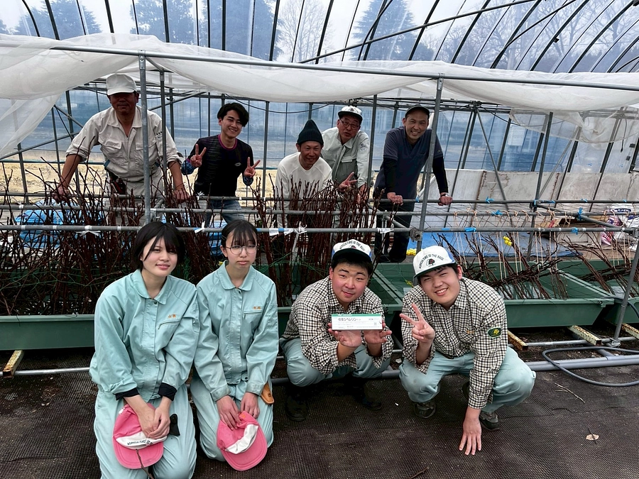 鳥取県立倉吉農業高等学校で剪定枝の植え込み作業を行いました！