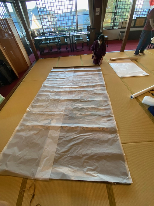 涅槃図修復の第一歩