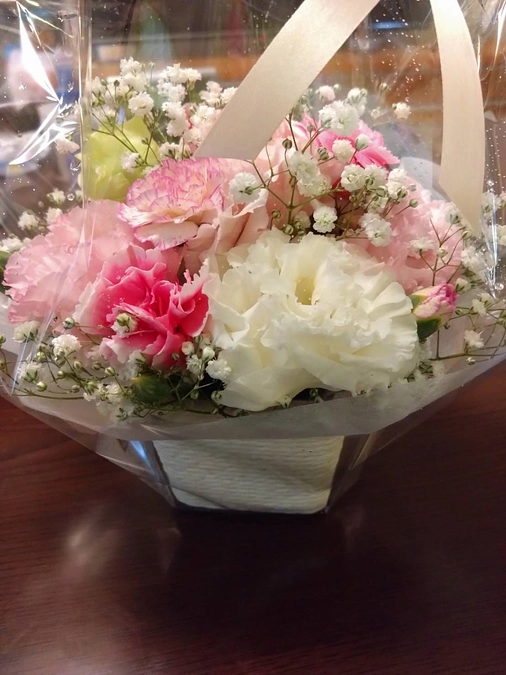 ご近所の方より、供花をいただきました。