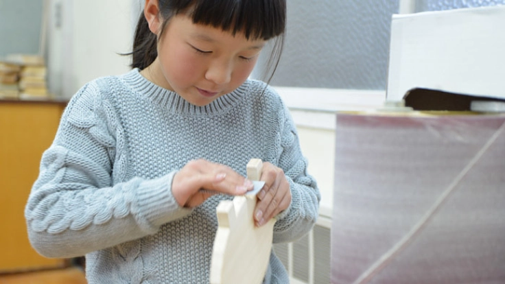 木のおもちゃ作りを体験できる　木のおもちゃ学校