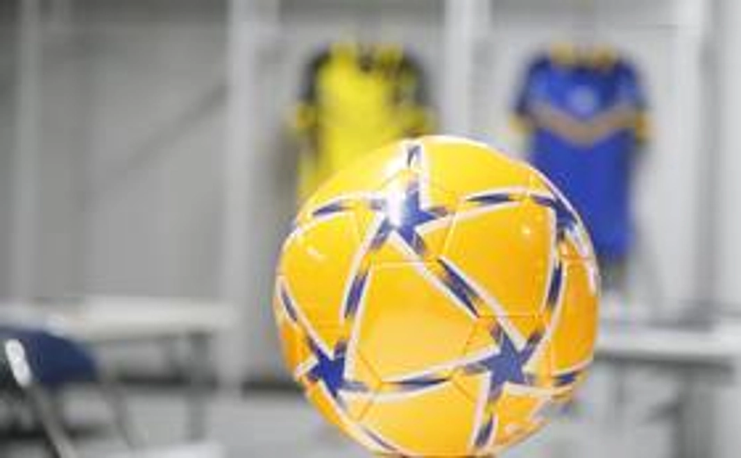 ブラジル大会でも使用されるソサイチリーグ公式試合球1球