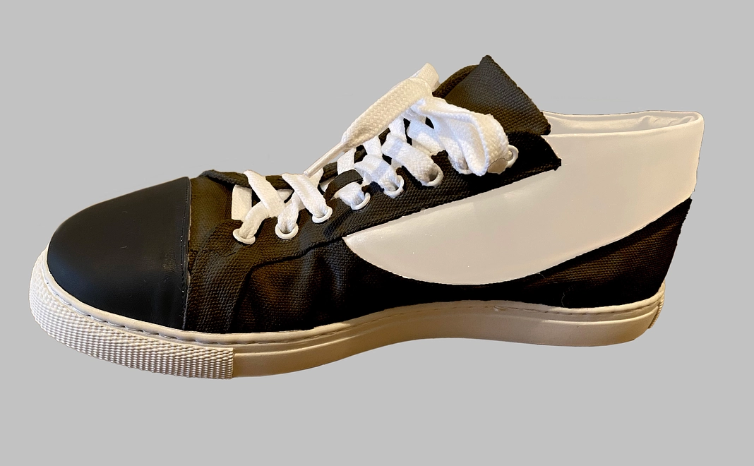 セパタクローシューズ