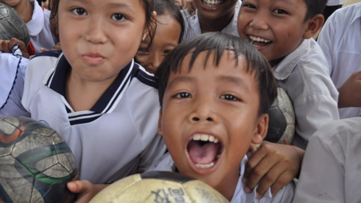 ベトナムの貧困街の子ども達にサッカースクールを提供したい！